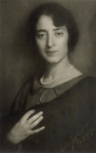 Nina ELIAKIM née HASSID vers 1902 à Salonique